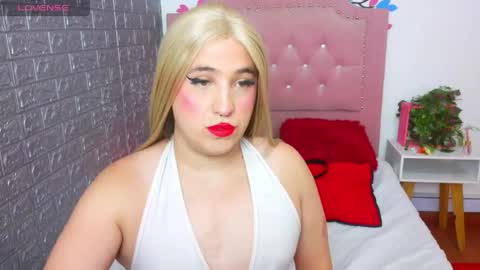Snapshot of elektra_doll chatting on 05.23.26 elektra_doll online show from 05.23.26