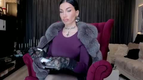 Snapshot of elektravelvet chatting on 12.04.24 ElektraSheDemon online show from 12.04.24