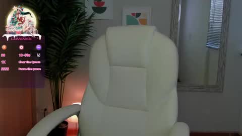 Snapshot of elena_ruiz chatting on 12.19.24 Elena online show from 12.19.24