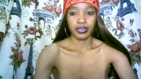 elenah013 online show from 11.16.25