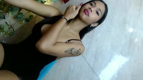 Snapshot of elenapierce69 chatting on 04.27.26 Call me Yours. online show from 04.27.26