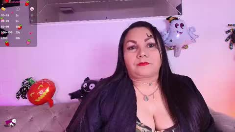 Snapshot of elenna_boobs_ chatting on 10.15.25 elenna_boobs_ online show from 10.15.25