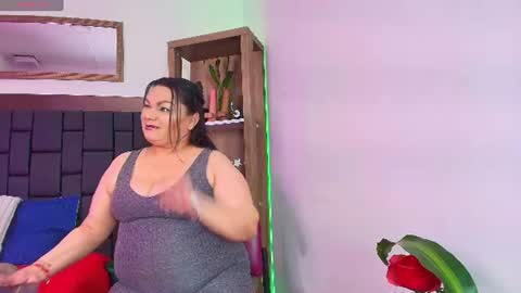 Snapshot of elenna_boobs_ chatting on 07.24.26 elenna_boobs_ online show from 07.24.26