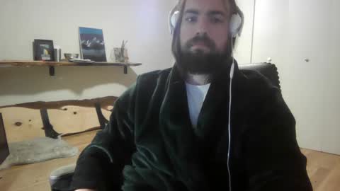 Snapshot of elephantfox chatting on 12.28.24 fox online show from 12.28.24