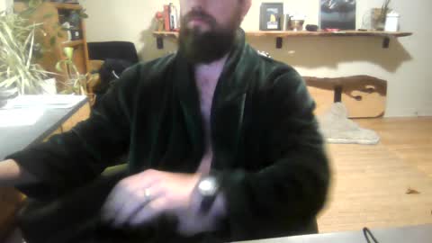 Snapshot of elephantfox chatting on 10.09.25 fox online show from 10.09.25