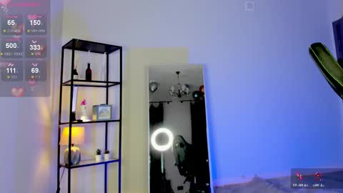 Elfie online show from 10.27.25