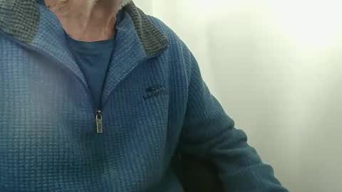Snapshot of elfyonee chatting on 10.15.25 elfyonee online show from 10.15.25