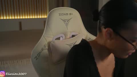 Snapshot of eli_asian chatting on 02.26.26 Eli online show from 02.26.26