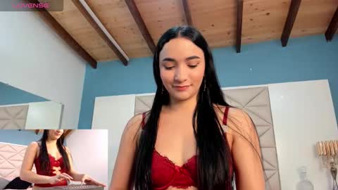 Snapshot of eli_duran chatting on 12.05.25 Eli online show from 12.05.25