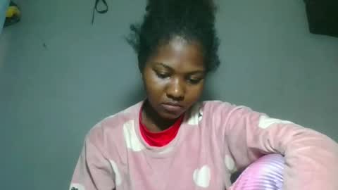 elia011 online show from 10.29.25