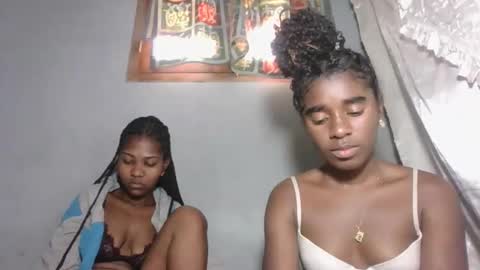 elia011 online show from 11.11.25