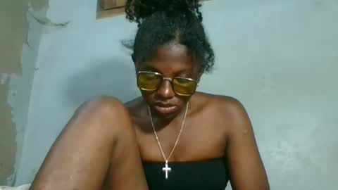 elia011 online show from 11.22.25