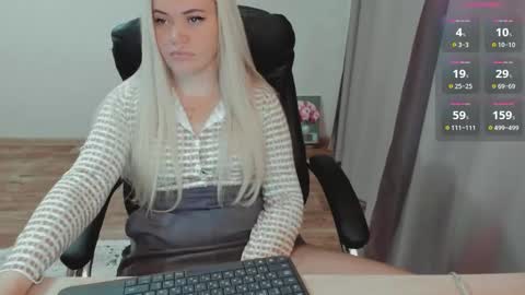 Ella online show from 10.15.25