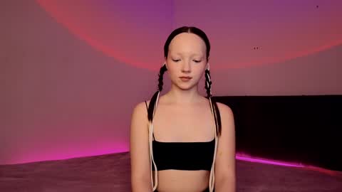 Ella online show from 01.14.25