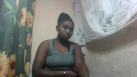 Snapshot of eliannee chatting on 12.05.25 eliannee online show from 12.05.25