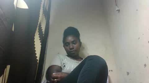 Snapshot of eliannee chatting on 12.13.25 eliannee online show from 12.13.25