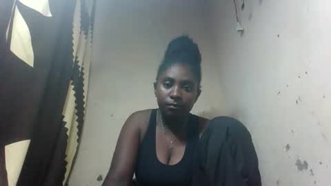 Snapshot of eliannee chatting on 12.15.25 eliannee online show from 12.15.25