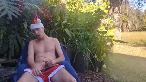 Snapshot of eliberator chatting on 12.04.24 eliberator online show from 12.04.24