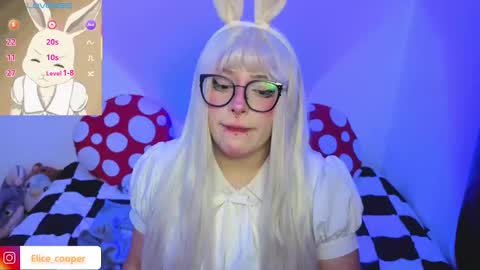 Snapshot of elicecooper chatting on 11.25.25 Elice Cooper new account online show from 11.25.25