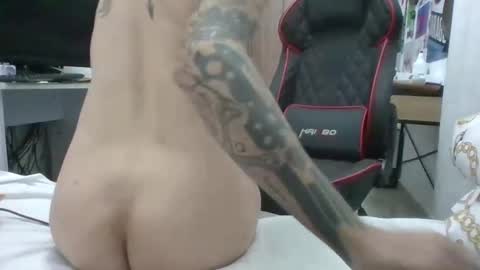 Snapshot of elico_whore chatting on 12.01.25 elico_whore online show from 12.01.25