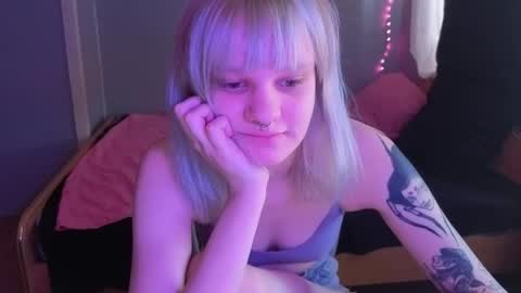 elieiza_xo online show from 04.08.26
