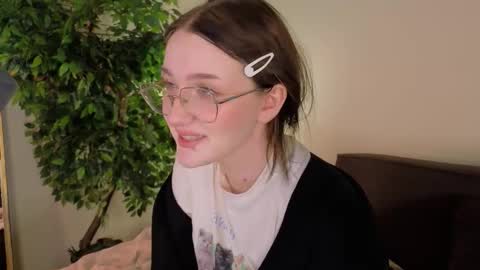 Ellie online show from 11.21.25