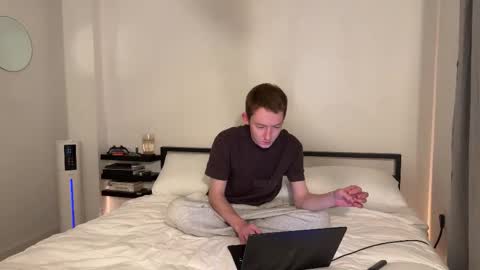 Snapshot of eligraysonx chatting on 12.23.25 Eli Grayson online show from 12.23.25