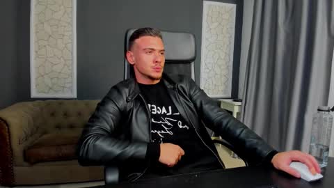 Snapshot of elijahthorne chatting on 03.17.26 ElijahThorne online show from 03.17.26