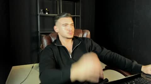 Snapshot of elijahthorne chatting on 04.01.26 ElijahThorne online show from 04.01.26
