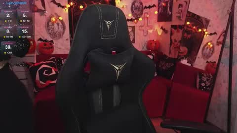Snapshot of elika_kay chatting on 10.17.25  MORE ME   online show from 10.17.25
