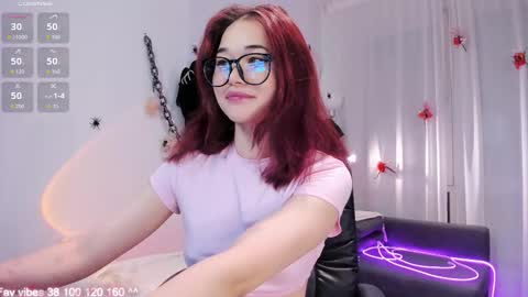 Hey Im Elizzi. Lets have fun and enjoy together  online show from 10.21.25