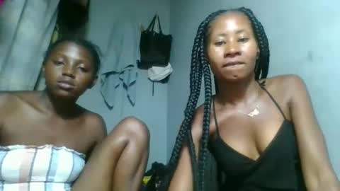 Snapshot of elina981 chatting on 02.08.26 elina981 online show from 02.08.26