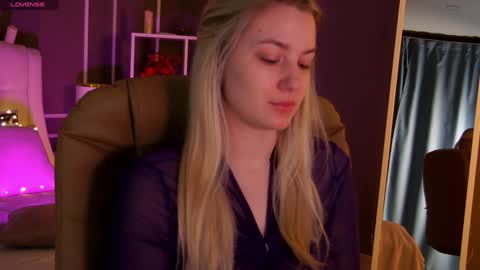 Snapshot of elina_nortas chatting on 01.23.25 Elina online show from 01.23.25