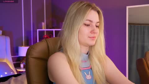 Snapshot of elina_nortas chatting on 02.03.25 Elina online show from 02.03.25