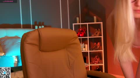 Snapshot of elina_nortas chatting on 02.07.25 Elina online show from 02.07.25