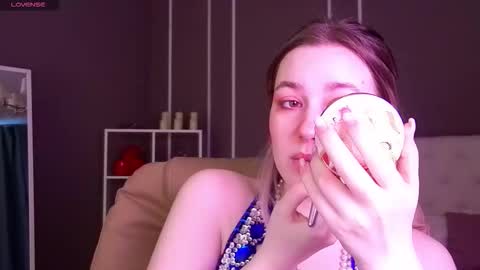 Snapshot of elina_nortas chatting on 09.26.25 Elina online show from 09.26.25