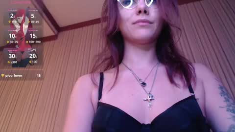 Snapshot of elina_posh chatting on 03.11.25 Liza online show from 03.11.25