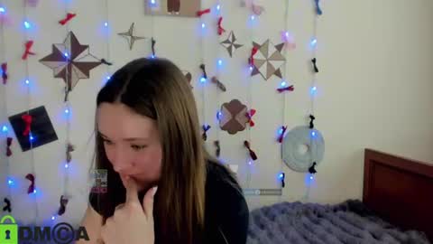 Snapshot of elina_x chatting on 06.19.26 elina_x online show from 06.19.26
