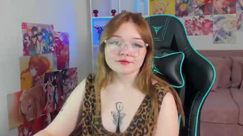 Snapshot of elinavale chatting on 06.11.26 elinavale online show from 06.11.26