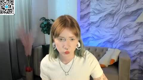 Snapshot of elira_vane chatting on 06.15.26 Elira Vane online show from 06.15.26