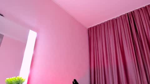 Snapshot of elis_miracle chatting on 12.15.24 Elizabeth online show from 12.15.24