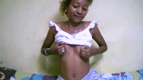 Snapshot of elisa689549 chatting on 10.19.25 elisa689549 online show from 10.19.25