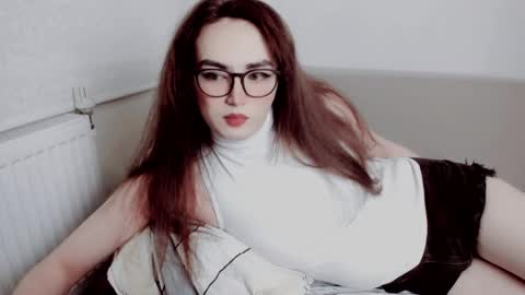 Snapshot of elisa_2001 chatting on 10.08.25 Liza online show from 10.08.25