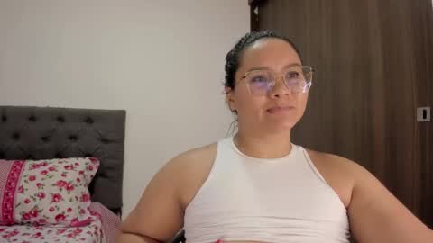 Snapshot of elisa_connors18 chatting on 10.02.25      online show from 10.02.25