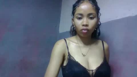 elisabethee online show from 04.21.26