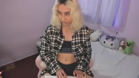 Snapshot of elisdarling chatting on 02.17.26 elisdarling online show from 02.17.26