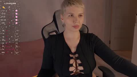 elise_day online show from 06.17.26