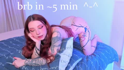 Snapshot of elisetattoo chatting on 12.20.24 inst fansly Elisebuns online show from 12.20.24