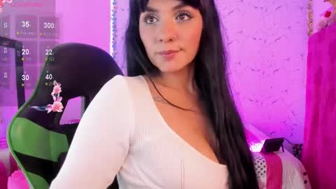 Snapshot of elissa_iris chatting on 09.19.25 E L I S S A online show from 09.19.25