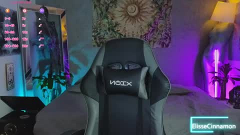 Elissecinnamon online show from 04.19.26